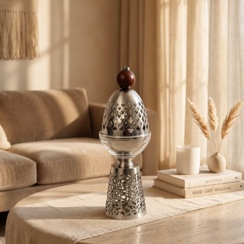 مبخرة معدنية فاخرة بتصميم كلاسيكي أنيق، تأتي بلون شفاف فضي مطفي 11×11×32سم 
