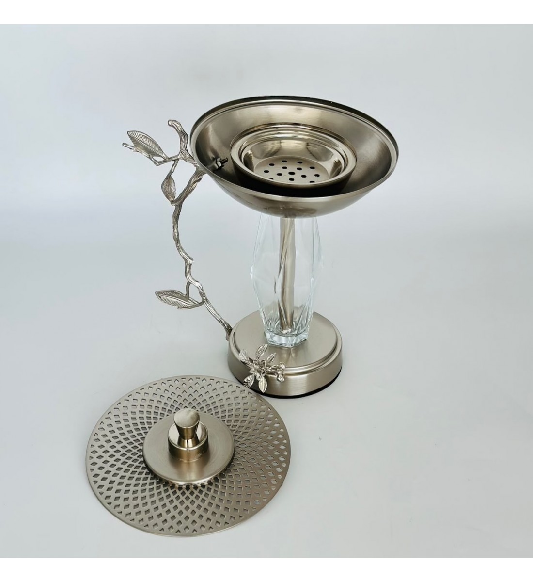 مبخرة معدنية فاخرة بتصميم كلاسيكي أنيق، تأتي بلون   شفاف فضي مطفي26×15×15سم 