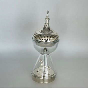 مبخرة معدنية فاخرة بتصميم كلاسيكي أنيق، تأتي بلون شفاف فضي مطفي 25×10×10سم