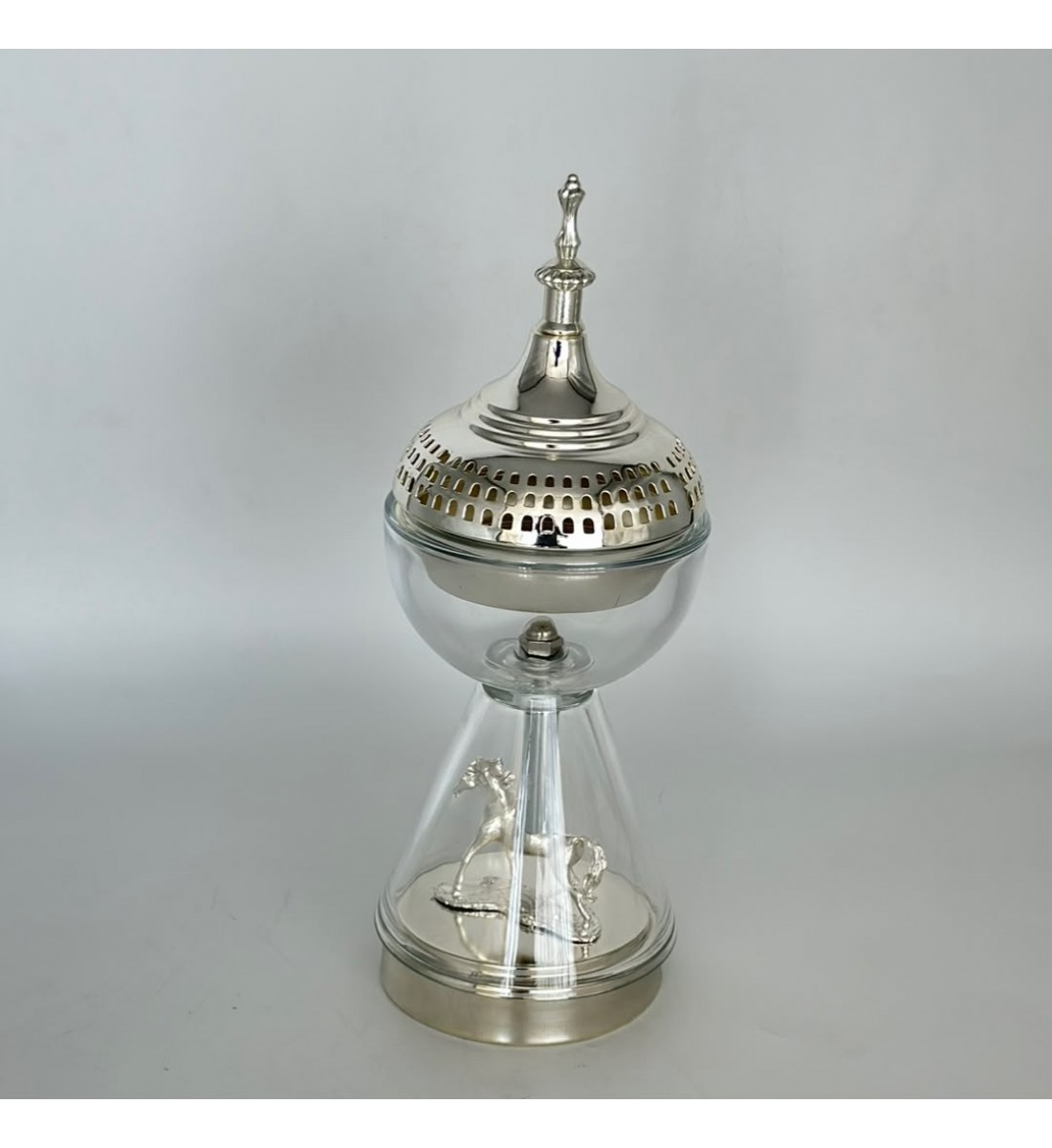 مبخرة معدنية فاخرة بتصميم كلاسيكي أنيق، تأتي بلون شفاف فضي مطفي 25×10×10سم