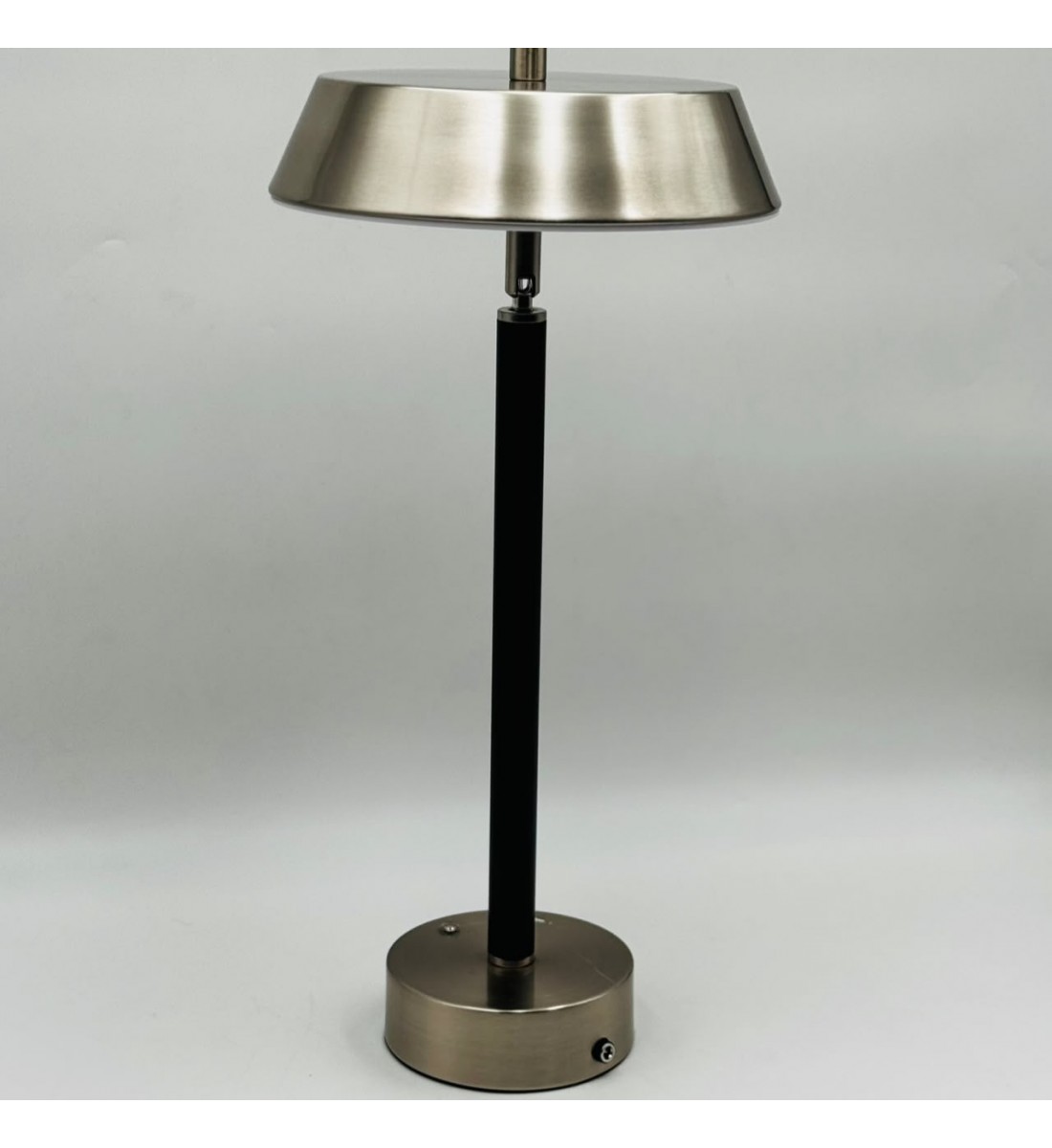 مصباح ديكور أنيق بتصميم عصري فاخر 43×29×29سم مصباح ديكور أنيق بتصميم عصري فاخر 43×29×29سم