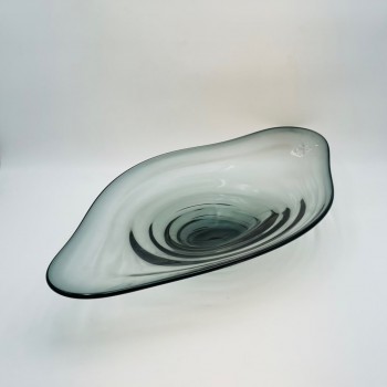 صحن تقديم أنيق بتصميم زجاج  يمنح مظهرًا راقيًا وفخمًا 66×33×9سم 
