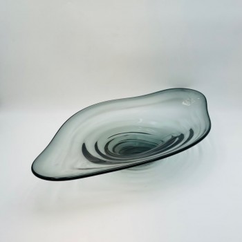 صحن تقديم أنيق بتصميم زجاج  يمنح مظهرًا راقيًا وفخمًا 66×33×9سم 