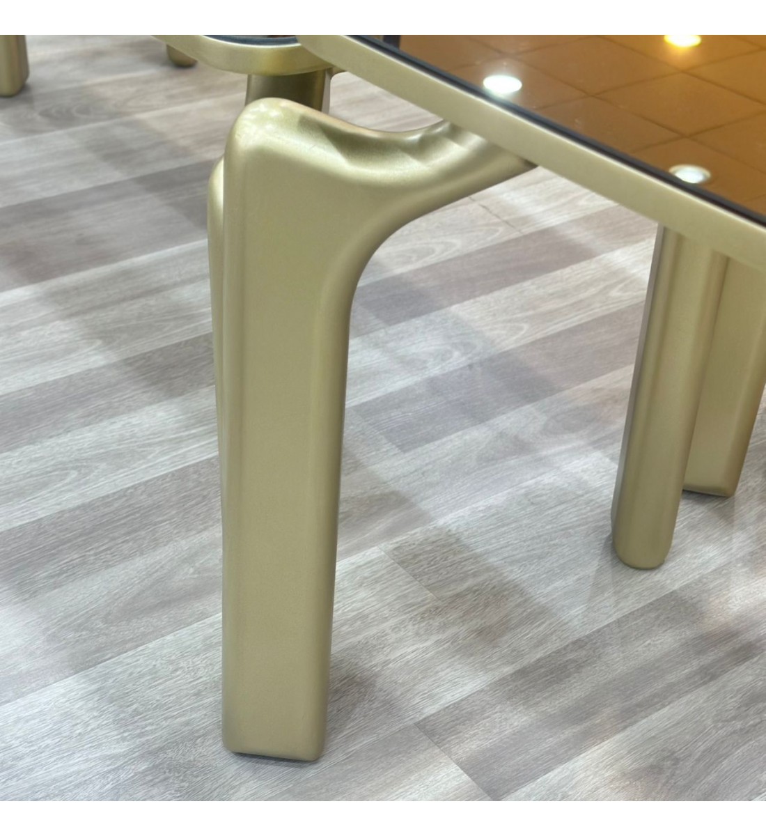 طقم طاولات ضيافة أنيق بتصميم عصري فاخر 5قطع (منتج تفصيل) طقم طاولات ضيافة أنيق بتصميم عصري فاخر 5قطع (منتج تفصيل)