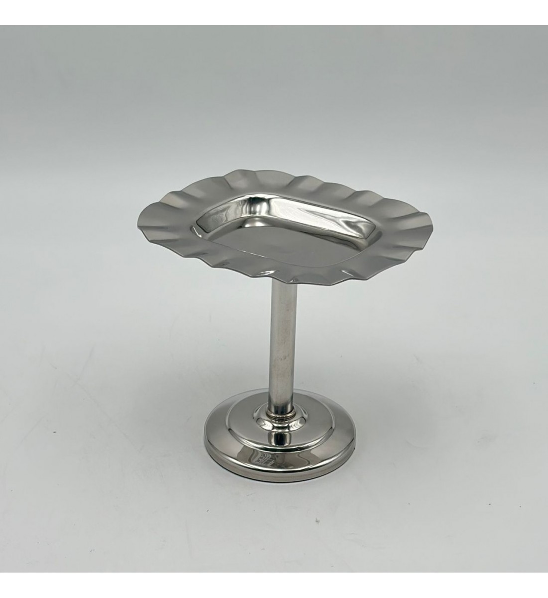 صحن تقديم معدني بتصميم فاخر وعصري 14×12×13سم صحن تقديم معدني بتصميم فاخر وعصري 14×12×13سم