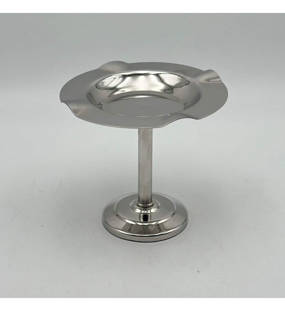 صحن تقديم معدني بتصميم فاخر وعصري14×14×13سم صحن تقديم معدني بتصميم فاخر وعصري14×14×13سم
