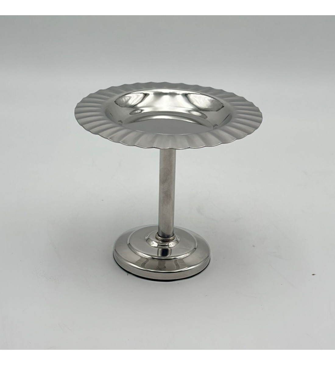 صحن تقديم معدني بتصميم فاخر وعصري14×14×13سم صحن تقديم معدني بتصميم فاخر وعصري14×14×13سم