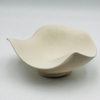 صحن  ديكورية فنية بتصميم انسيابي مميز 25×20×10سم 