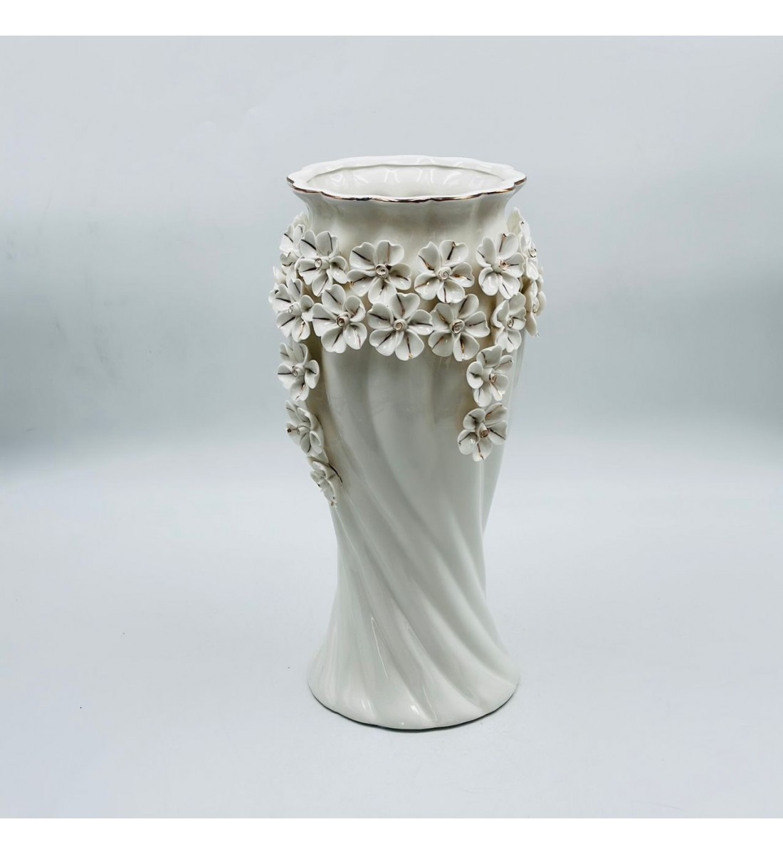 فازه ديكور بتصميم فني أنيق وشكل مميز غير تقليدي14×14×37سم فازه ديكور بتصميم فني أنيق وشكل مميز غير تقليدي14×14×37سم