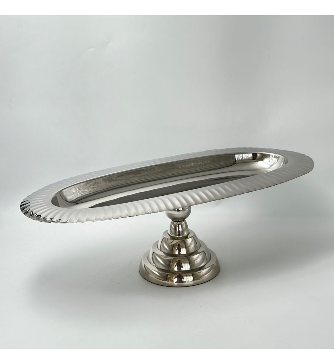 صحن تقديم معدني بتصميم فاخر وعصري50×23×16سم صحن تقديم معدني بتصميم فاخر وعصري50×23×16سم