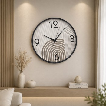 ساعة حائط دائرية بيج مخطط بتصميم كلاسيكي عصري، تتميز بإطار خارجي بارز ساعة حائط دائرية بيج مخطط بتصميم كلاسيكي عصري، تتميز بإطار خارجي بارز