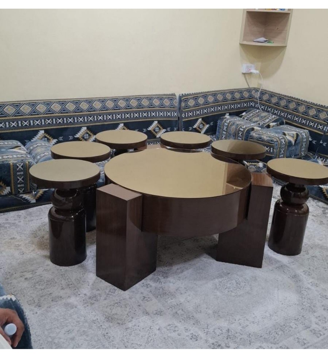 طقم طاولة قهوة مع طاولات جانبية بتصميم عصري فاخر 7 قطع (منتج تفصيل) طقم طاولة قهوة مع طاولات جانبية بتصميم عصري فاخر 7 قطع (منتج تفصيل)