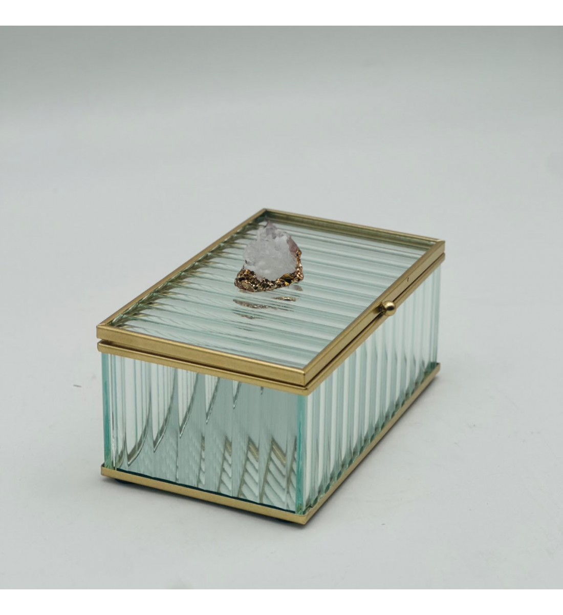 صندوق زجاجي أنيق بتصميم مربع عصري صندوق زجاجي أنيق بتصميم مربع عصري