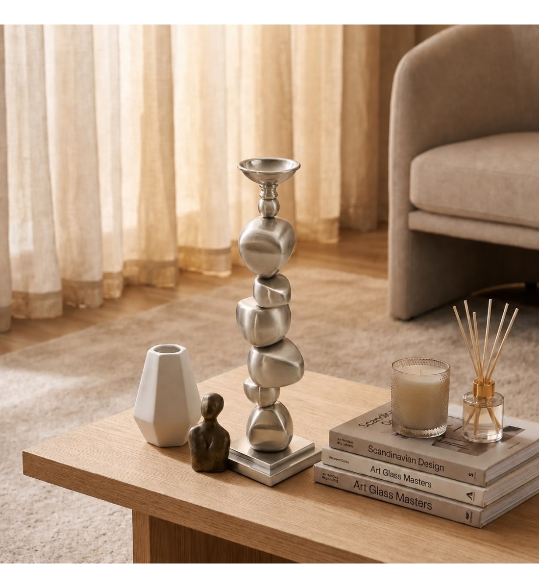 شمعدان فضي تصميم انيق 60×8×8سم