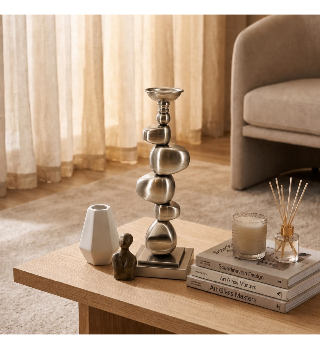 شمعدان فضي تصميم انيق 40×8×8سم شمعدان فضي تصميم انيق 40×8×8سم