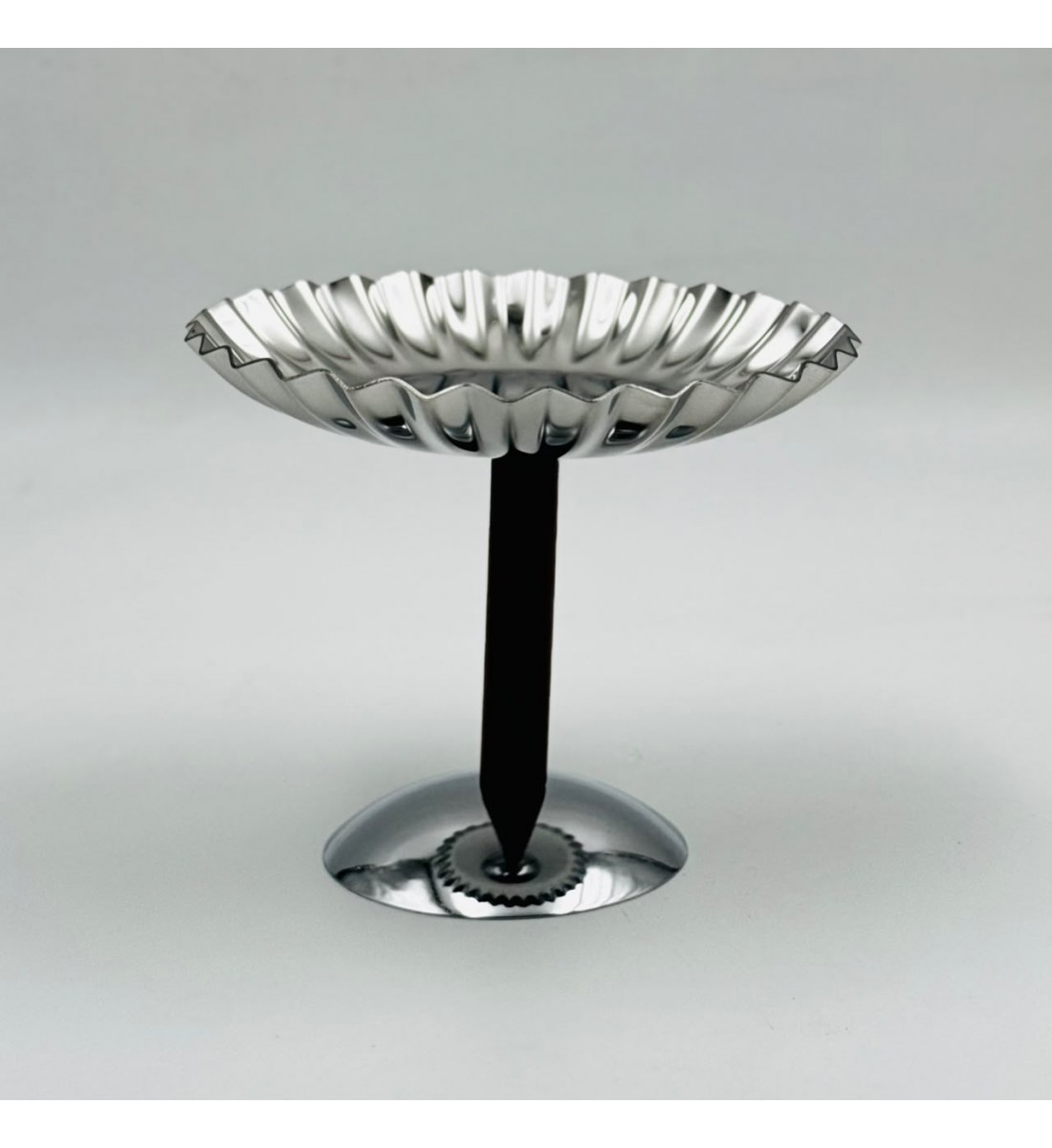 صحن تقديم معدني بتصميم فاخر وعصري12×14×14سم صحن تقديم معدني بتصميم فاخر وعصري12×14×14سم