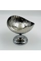 صحن تقديم معدني بتصميم فاخر وعصري15×15×16سم صحن تقديم معدني بتصميم فاخر وعصري15×15×16سم