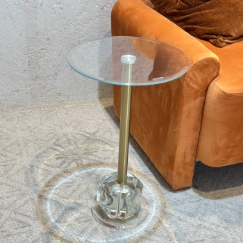 طاولة خدمة جانبية بسطح زجاجي وعمود ذهبي قاعدة اكرلك56×35×35سم طاولة خدمة جانبية بسطح زجاجي وعمود ذهبي قاعدة اكرلك56×35×35سم