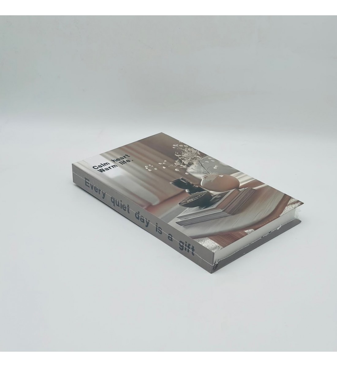 كتاب ديكور أنيق لتزيين الطاولات والرفوف 