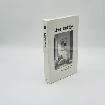 كتاب ديكور أنيق لتزيين الطاولات والرفوف 
