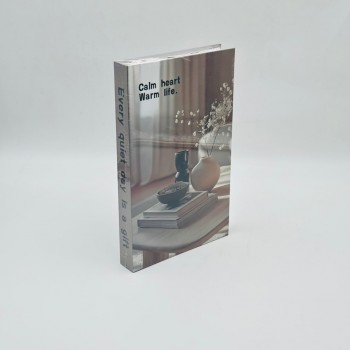 كتاب ديكور أنيق لتزيين الطاولات والرفوف 