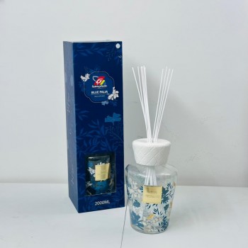 معطر جو فاخر بتصميم أنيق يجمع بين الرائحة المميزة والمظهر الجمالي الراقي2000مل 