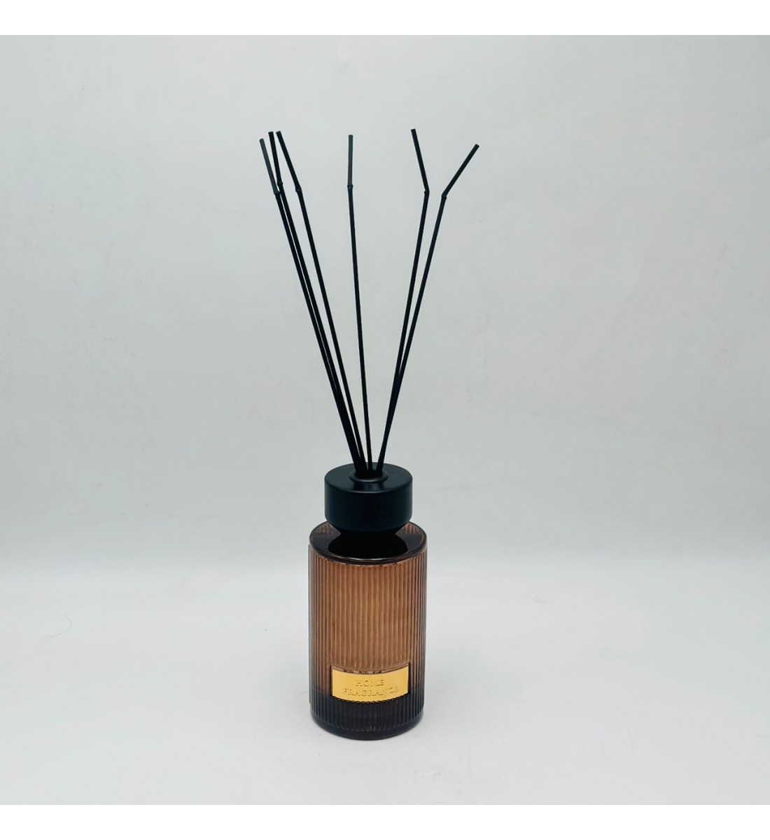 معطر جو فاخر بتصميم أنيق يجمع بين الرائحة المميزة والمظهر الجمالي الراقي500مل معطر جو فاخر بتصميم أنيق يجمع بين الرائحة المميزة والمظهر الجمالي الراقي500مل