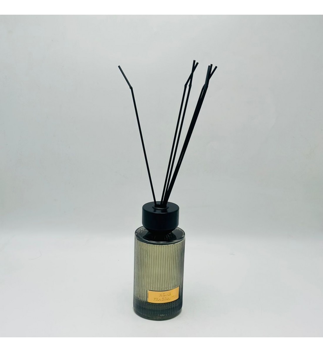 معطر جو فاخر بتصميم أنيق يجمع بين الرائحة المميزة والمظهر الجمالي الراقي500مل معطر جو فاخر بتصميم أنيق يجمع بين الرائحة المميزة والمظهر الجمالي الراقي500مل