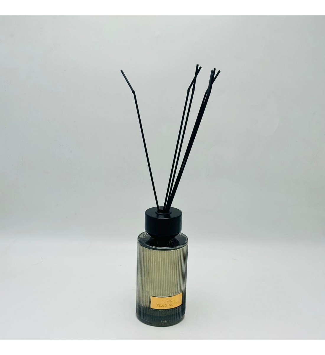 معطر جو فاخر بتصميم أنيق يجمع بين الرائحة المميزة والمظهر الجمالي الراقي500مل معطر جو فاخر بتصميم أنيق يجمع بين الرائحة المميزة والمظهر الجمالي الراقي500مل