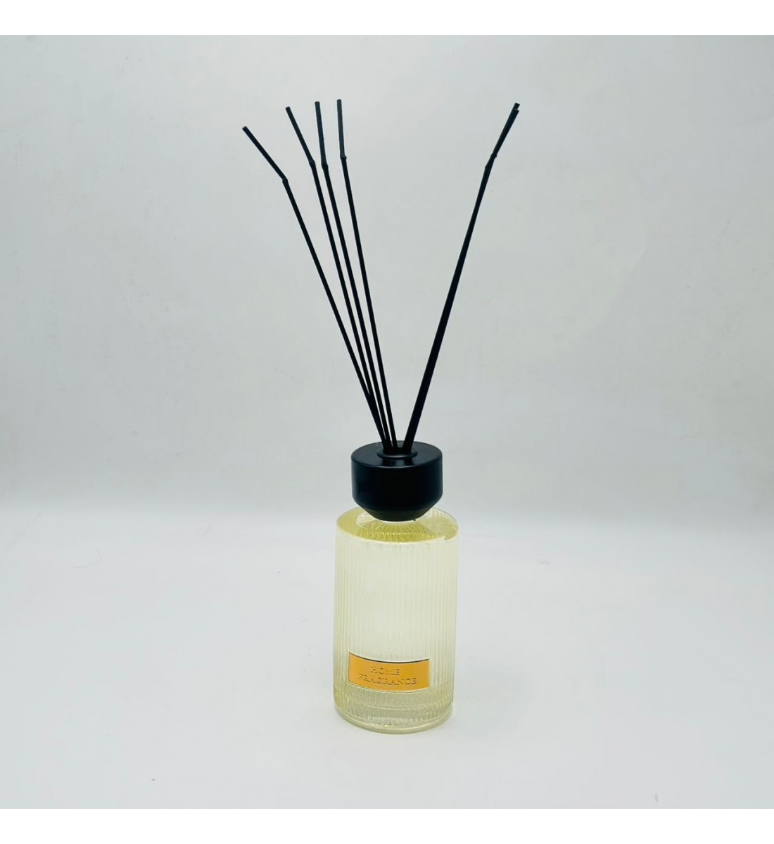 معطر جو فاخر بتصميم أنيق يجمع بين الرائحة المميزة والمظهر الجمالي الراقي500مل معطر جو فاخر بتصميم أنيق يجمع بين الرائحة المميزة والمظهر الجمالي الراقي500مل