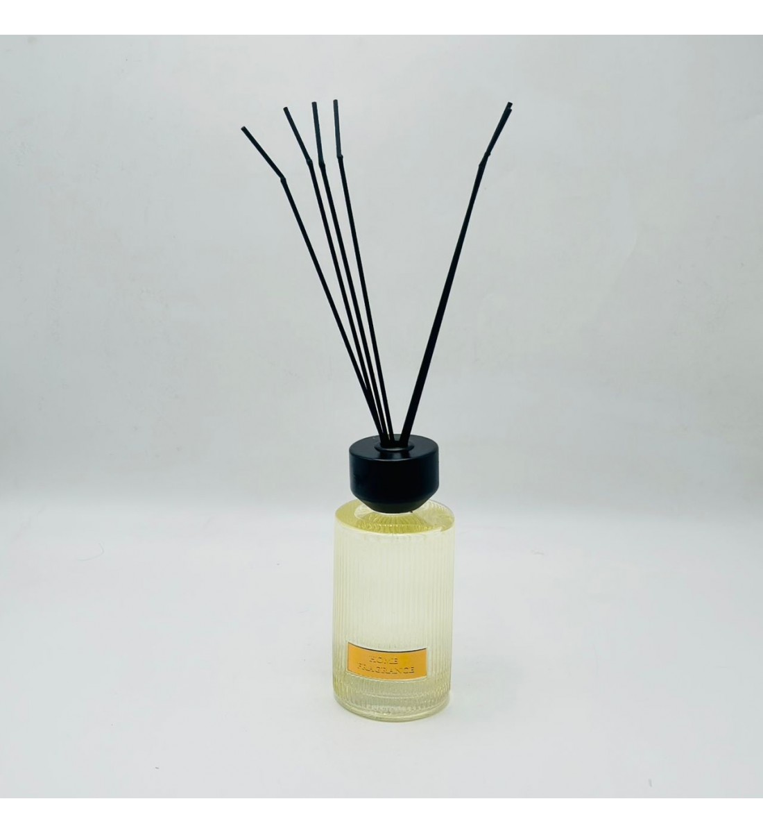 معطر جو فاخر بتصميم أنيق يجمع بين الرائحة المميزة والمظهر الجمالي الراقي500مل معطر جو فاخر بتصميم أنيق يجمع بين الرائحة المميزة والمظهر الجمالي الراقي500مل