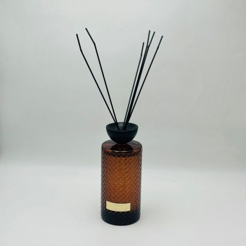 معطر جو فاخر بتصميم أنيق يجمع بين الرائحة المميزة والمظهر الجمالي الراقي1000مل 