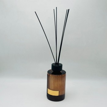 معطر جو فاخر بتصميم أنيق يجمع بين الرائحة المميزة والمظهر الجمالي الراقي1000مل 