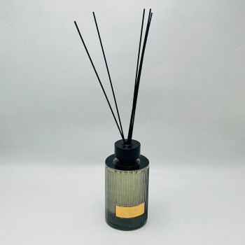 معطر جو فاخر بتصميم أنيق يجمع بين الرائحة المميزة والمظهر الجمالي الراقي1000مل 