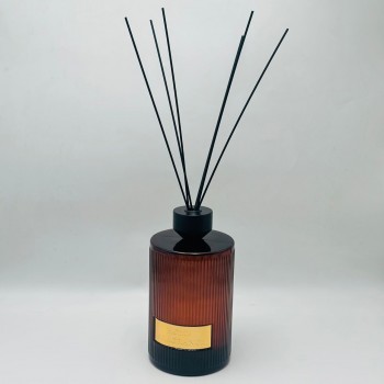 معطر جو فاخر بتصميم أنيق يجمع بين الرائحة المميزة والمظهر الجمالي الراقي2000مل 