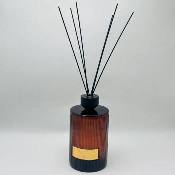 معطر جو فاخر بتصميم أنيق يجمع بين الرائحة المميزة والمظهر الجمالي الراقي2000مل 