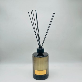 معطر جو فاخر بتصميم أنيق يجمع بين الرائحة المميزة والمظهر الجمالي الراقي2000مل 