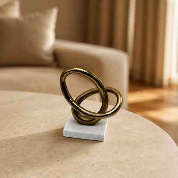 A modern art piece that combines elegance and simplicity. 23 x 10 x 10 cm