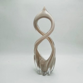 تحفة فنية زجاجية بتصميم انسيابي مستوحى من رمز اللانهاية49×15×9سم تحفة فنية زجاجية بتصميم انسيابي مستوحى من رمز اللانهاية49×15×9سم