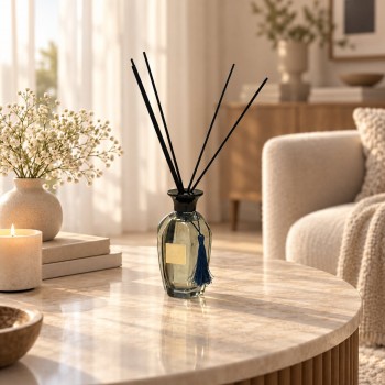 معطر جو فاخر بتصميم أنيق يجمع بين الرائحة المميزة والمظهر الجمالي الراقي 300مل 