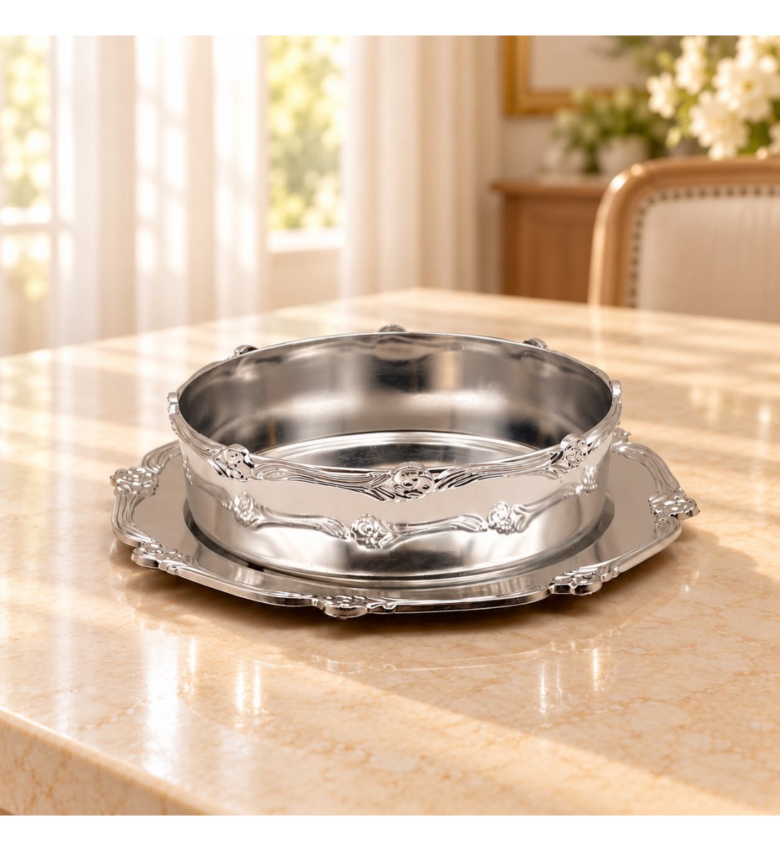 صينية تقديم بلاستيك فاخر بتصميم دائري وزخارف كلاسيكية أنيقة. صينية تقديم بلاستيك فاخر بتصميم دائري وزخارف كلاسيكية أنيقة.