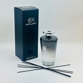 معطر جو فاخر  يجمع بين الأناقة العصرية والتعطير المنزلي. 1000 مل