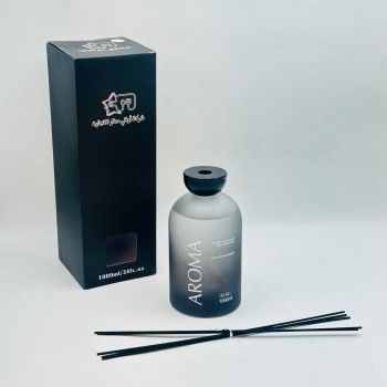 معطر جو فاخر يجمع بين الأناقة العصرية والتعطير المنزلي. 1000 مل معطر جو فاخر يجمع بين الأناقة العصرية والتعطير المنزلي. 1000 مل