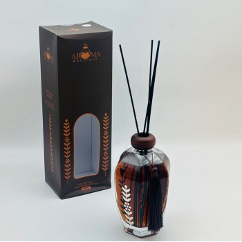 معطر الجو الفاخر بالأعواد يجمع بين روعة التصميم وأناقة. 800 مل
