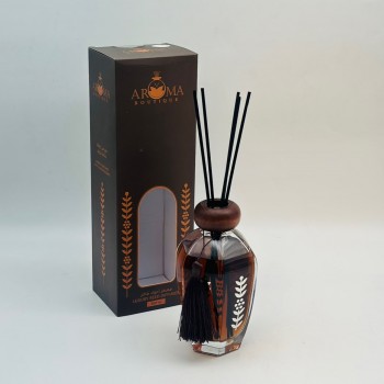 معطر الجو الفاخر بالأعواد يجمع بين روعة التصميم وأناقة. 300 مل