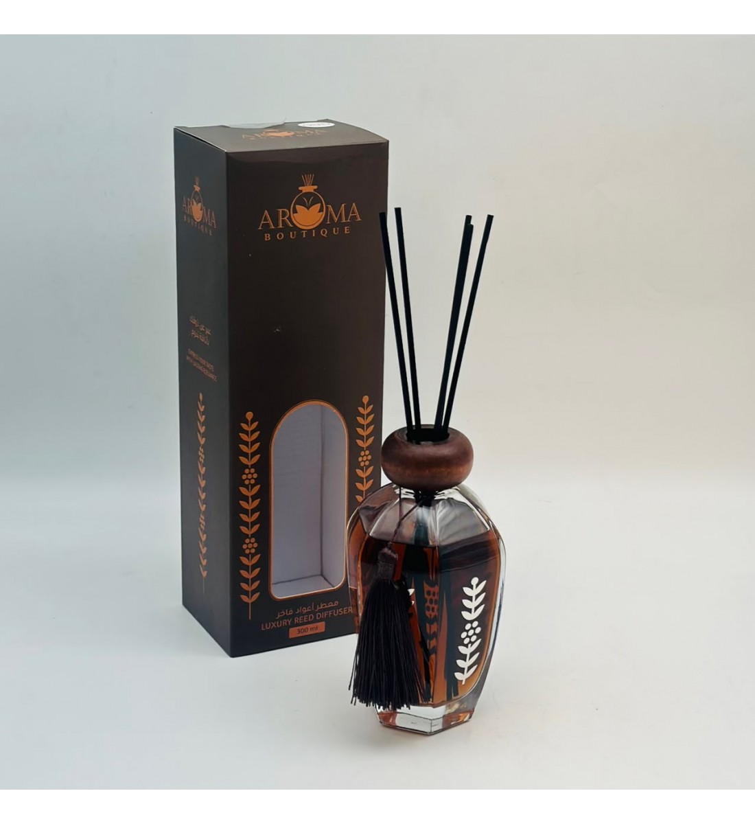 معطر الجو الفاخر بالأعواد يجمع بين روعة التصميم وأناقة. 300 مل معطر الجو الفاخر بالأعواد يجمع بين روعة التصميم وأناقة. 300 مل