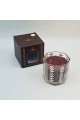 شمع معطر فاخر داخل وعاء زجاجي أنيق متعدد الأضلاع. شمع معطر فاخر داخل وعاء زجاجي أنيق متعدد الأضلاع.