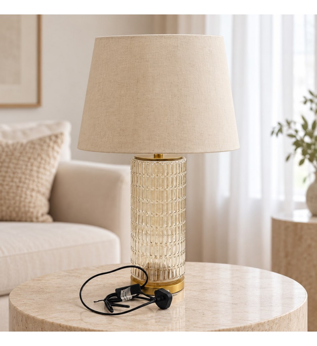 أبجورة طاولة نحاسية فاخرة بتصميم عصري أنيق. 30×30×64.سم أبجورة طاولة نحاسية فاخرة بتصميم عصري أنيق. 30×30×64.سم