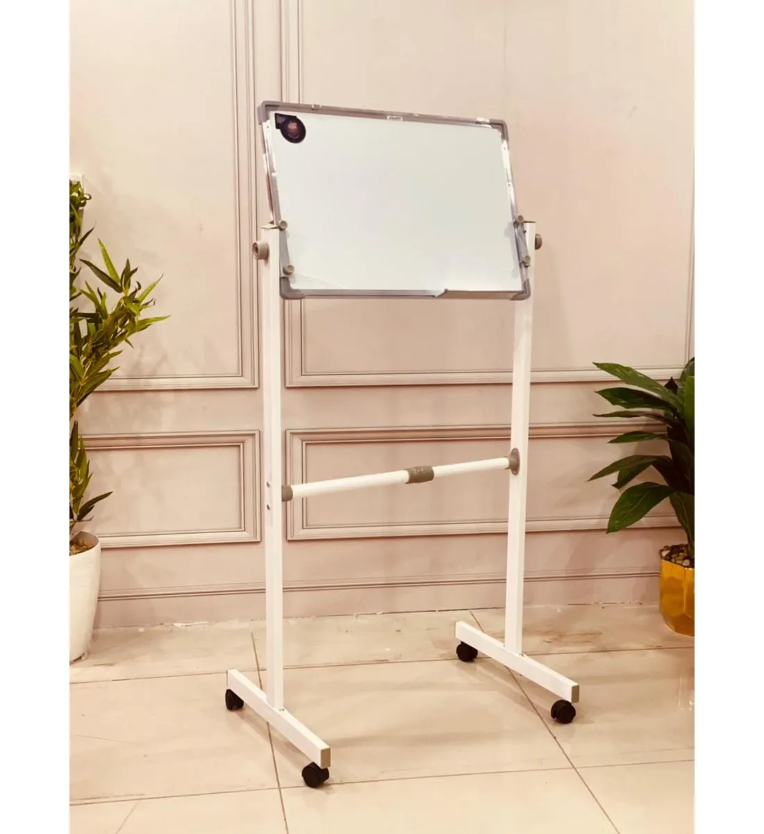 سبورة مع استاد كبير مقاس 60*40*110 سم 