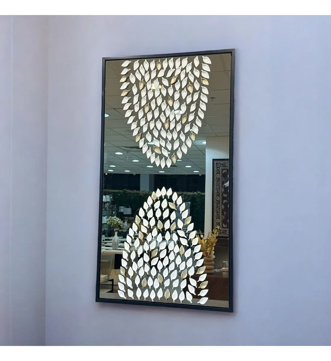 لوحة مراة  اسود  جبسية باطار خشبي اسود  105×80سم 